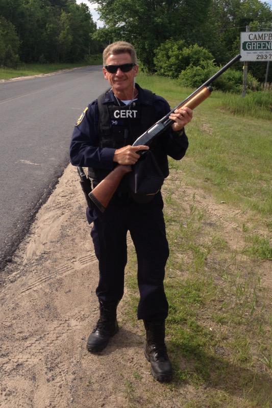 Master_Cheef024's tweet photo. Sergeant Douglas Bell on the hunt! #Dannemora #CertTeam http://t.co/dDFY0BIQsm