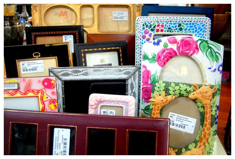 fkcs1007's tweet photo. Display your memories in a variety of shapes and sizes! Frames available now- most under $15! http://t.co/HFGsYUDYWU