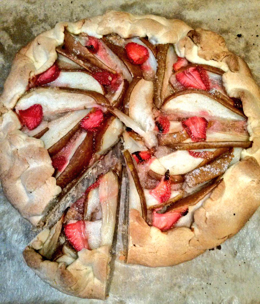 Crostata inspired by the wonderful work of both <a href="/DianaHenryFood/">Diana Henry</a> &amp; <a href="/KitchenBee/">Bee Wilson</a> in <a href="/StellaMagazine/">StellaMagazine</a> today #recipetweak