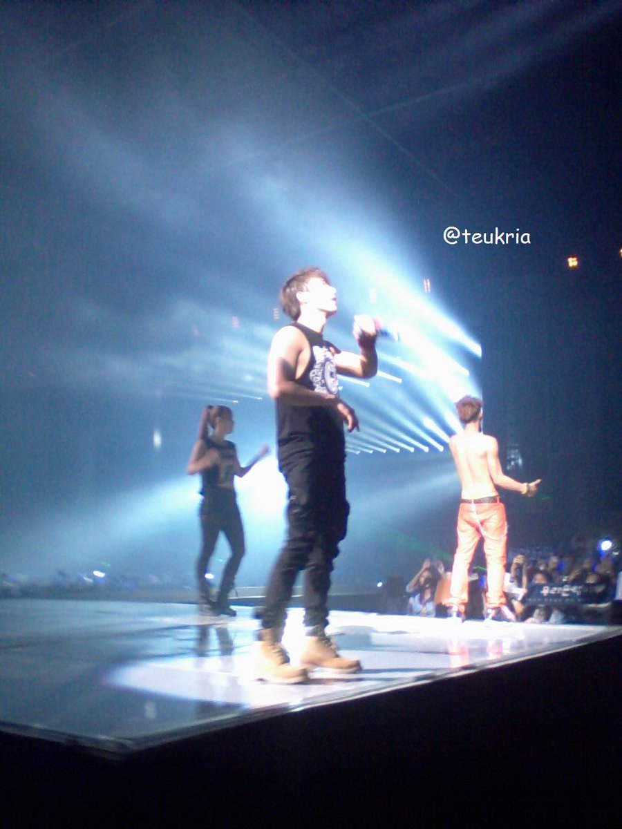 teukria's tweet photo. 20130602 first time i can see my boyfriend concert~~ #throwback #SS5INA http://t.co/t3YXdkUoqK
