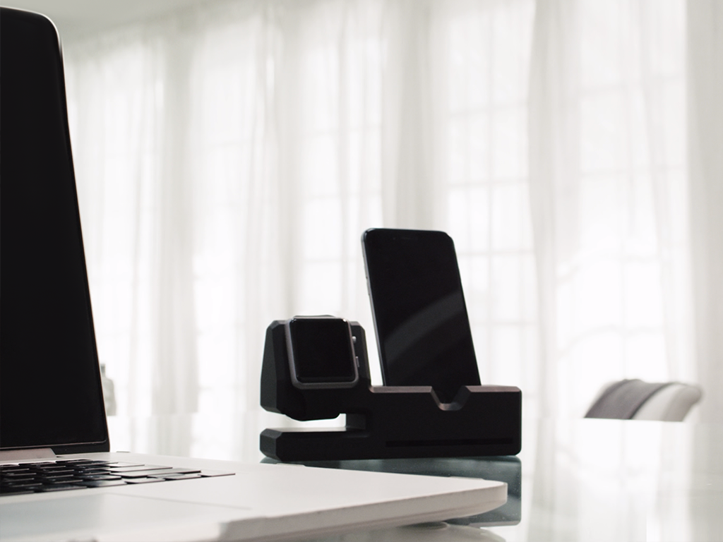 designedbymany's tweet image. Premium docking station made from Aerospace Aluminum #ComingSoon to #Kickstarter. Sign up now: goo.gl/ODMwao