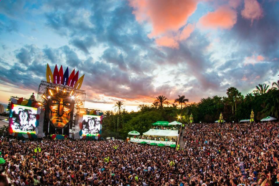 FarraWorld's tweet photo. HAY MOMENTOS EN LA VIDA QUE RECORDARÁS PARA SIEMPRE #ritmosdelmundo2015 http://t.co/3ZPA0pXmdi