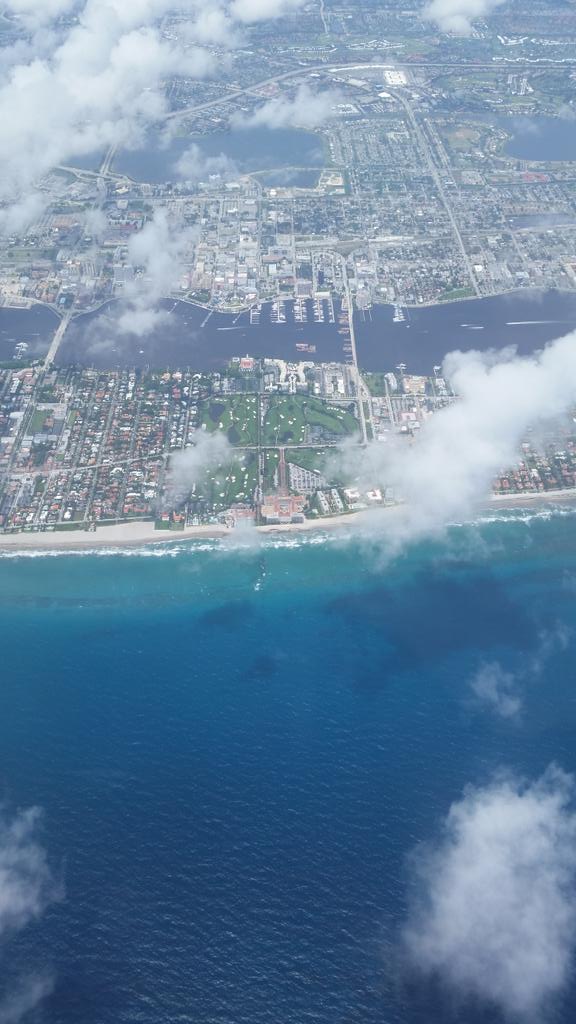 BalboaLeah's tweet photo. From the air...@TheBreakers http://t.co/UcJwNoqHRD
