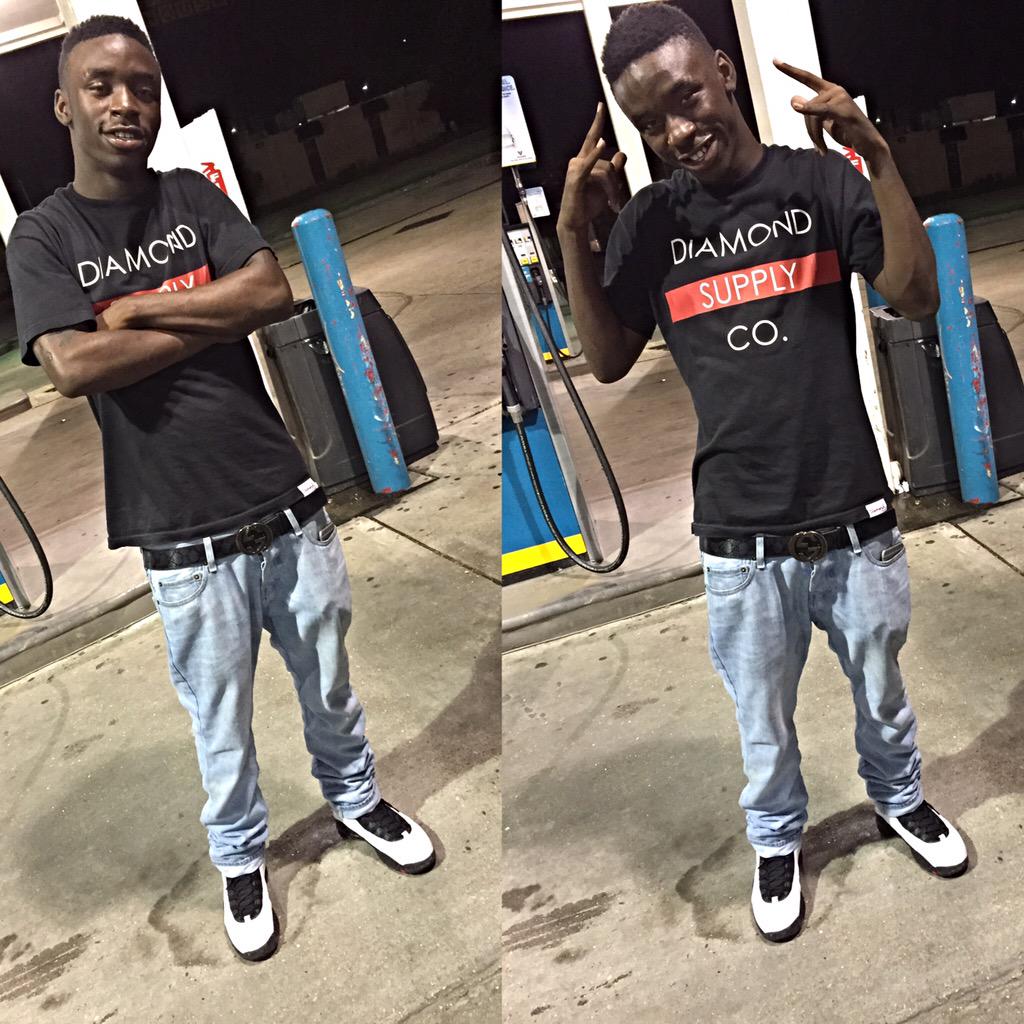 sedmane's tweet photo. money make life better so fuck what they say .. ๐ผ #birthdaytomorrow http://t.co/4egnK2XMoR