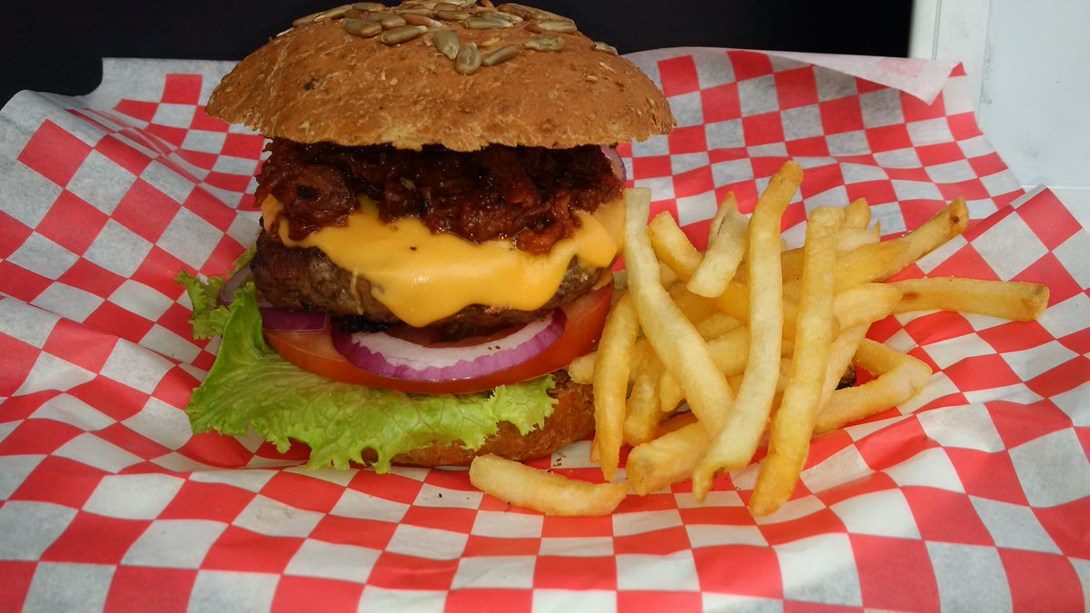Hoy es el último día en @TlalnepantladeB vengan a probar nuestro hamburguesa con costilla bbq <a href="/animalgourmet/">Animal Gourmet</a>