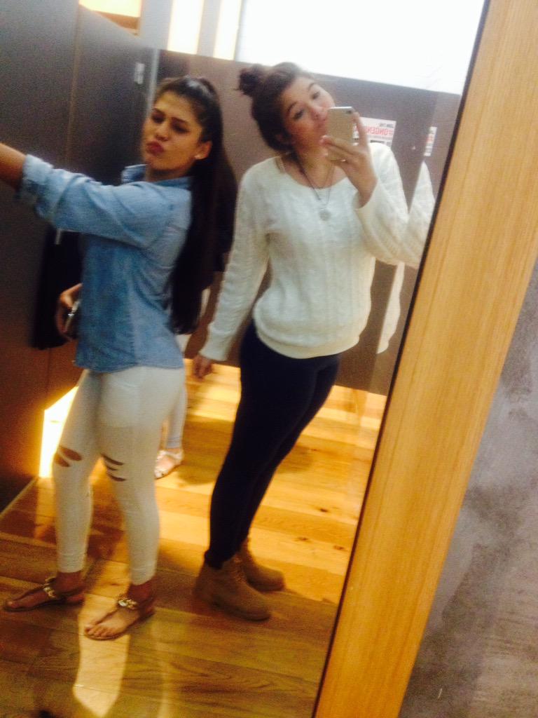 demzgarrett's tweet photo. My main girl > http://t.co/qaxAiMgy95