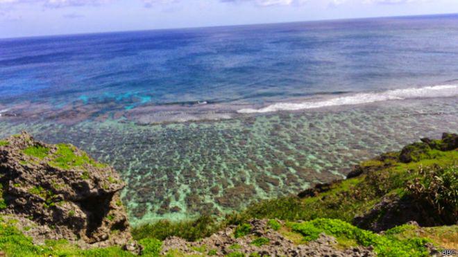 cukchina Com A Twitter 日本最西边的与那国岛是个面积不大的小岛 地处亚热带 全岛 人口才大约1500人 生活步调缓慢 除了蓝天 大海 还有主人潜水打捞的生猛海鲜作为当天待客的料理 与那国岛是一个不太日本的日本 Http T Co Gbqy3vpwdg Http T Co I2kkw6dvcx