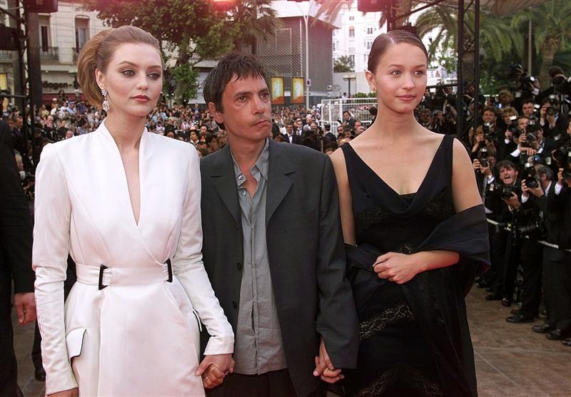 Dacha rus porno qoshni Dostlar mening xotinimning eshaklarida