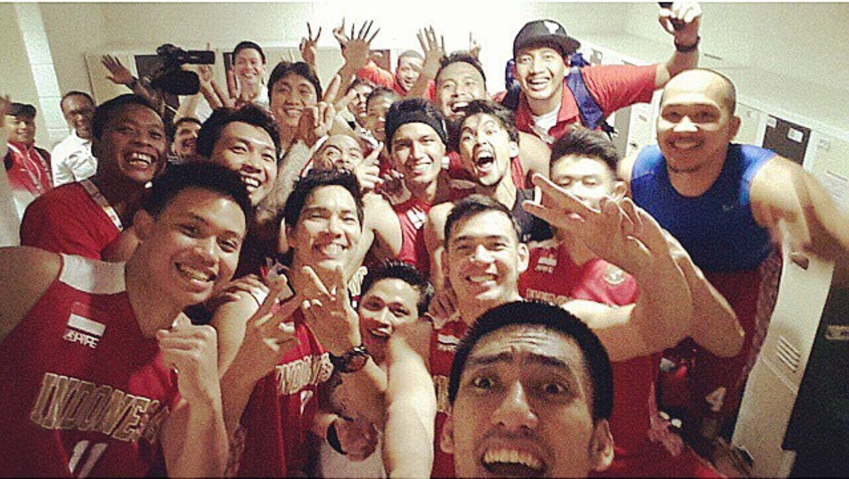 halobasket's tweet photo. Repost cc:@Ronaldositepu #finalselfie http://t.co/WxPUeNFniR