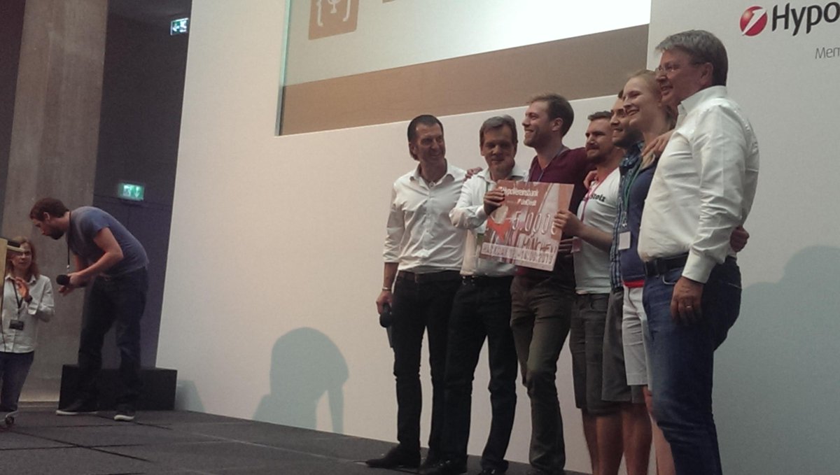 burdahackday's tweet photo. Aaaaaand the winner of this hackathon and 5000 Euros is "ShareX Flights" #Burdahackday #hypovereinsbank #bankathon http://t.co/Cz3QczrtVm