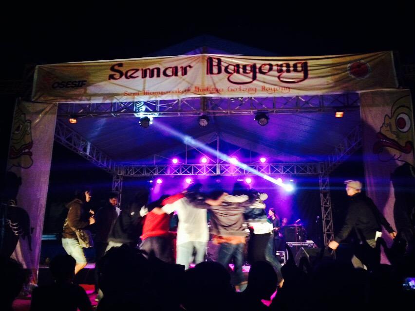 WOHOO!! Ini dia nih kolaborasi KBMF keren bgt kan! Pecah pecah pecah!! #SEMARBAGONG2015
