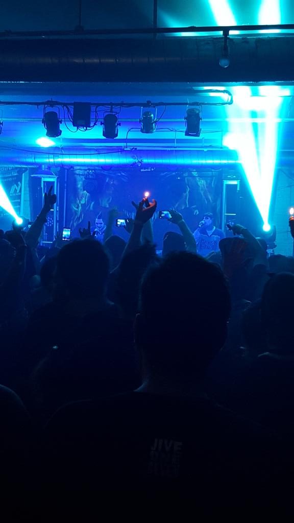 kush4Gz's tweet photo. #TheDarknessTour http://t.co/liMNC8x37b