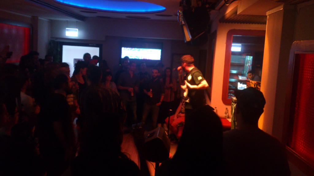 DafyRedCultural's tweet photo. Espectaculares anoche @RoyleFlaco y @nonoranorman!
#Rap #Soul #Electrónica
#ConciertoEspecial #HoriSound http://t.co/lazUwLBKEa