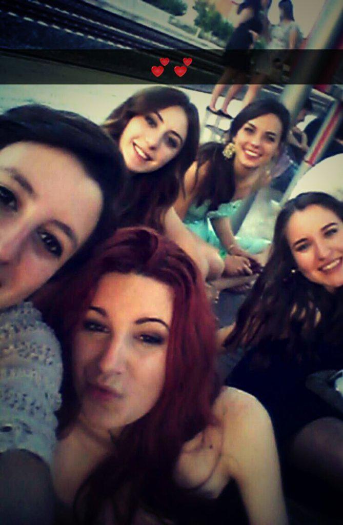bbeettyy_'s tweet photo. Gran nit en grans persones 😍❤ http://t.co/ZxctTAXgXz