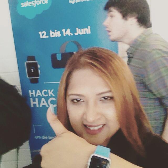 chayaworld's tweet photo. End of #Hackathonberlin #hacknwear#salesforce#accenture http://t.co/0Rjp2euf2k