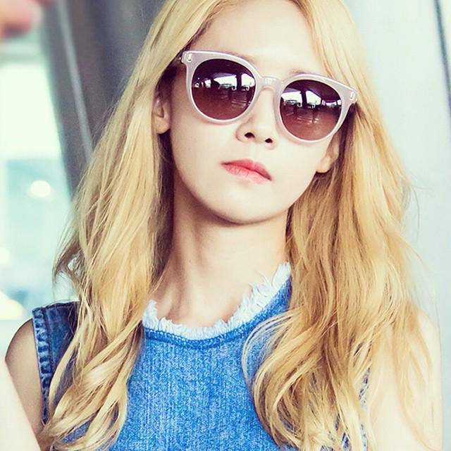 More Pictures of Blonde Yoona: Do you still like it? - Celebrity Photos &  Videos - OneHallyu