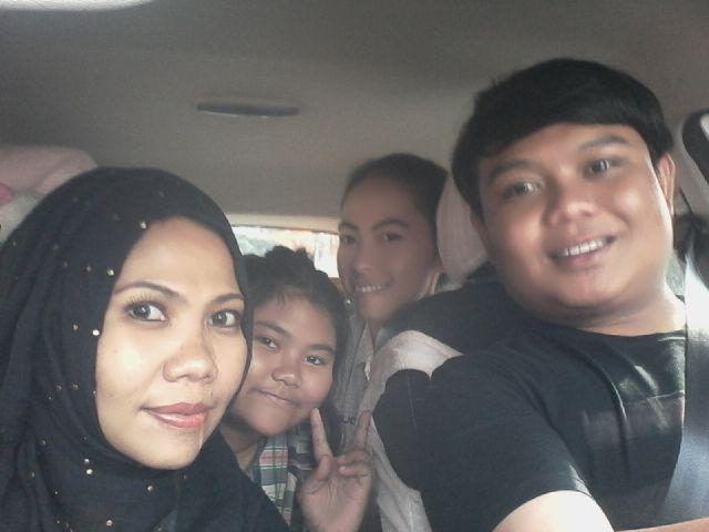 rica_kusmayanti's tweet photo. Hangout hari ini with @FazarErnawan http://t.co/4JNaHkhhuV