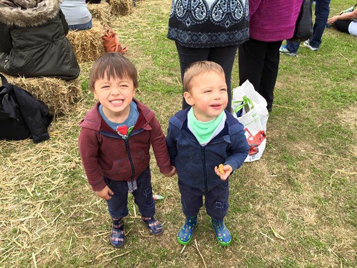 SympleTouches's tweet photo. My boys had an amazing day @FarmFeastFest #twins #Brothers #foodies http://t.co/7xdoKAjRex