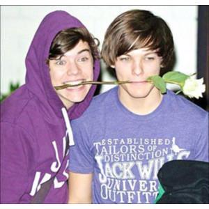 NicolleTomlins1's tweet photo. FELIZ DIA DOS NAMORADOS! 
#LarryStylinson http://t.co/wUwreNlNC0