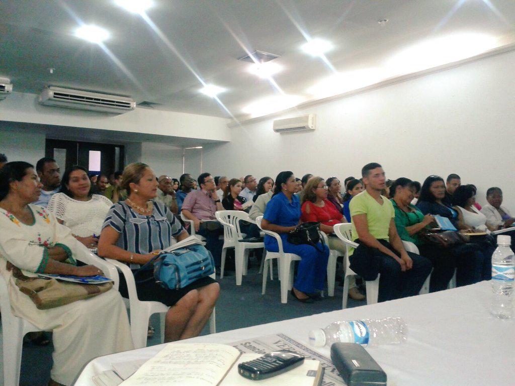 TroconisEudo's tweet photo. Muchas gracias a todos por su participación y al Dr. @aljurado por su excelente ponencia. Nuestro norte es el éxito. http://t.co/3fzXjn2unr