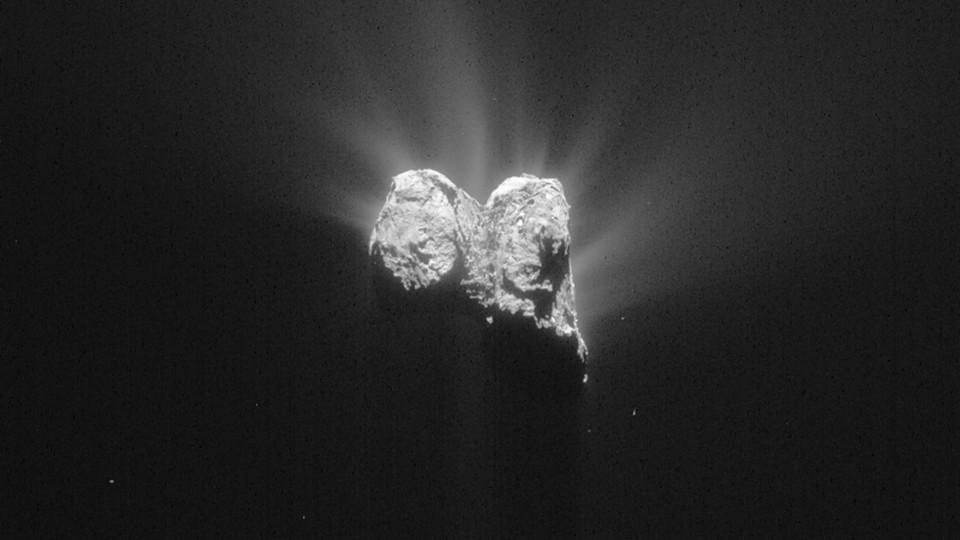 TheAtlantic's tweet photo. Philae, our favorite comet-lander, has surprised the universe by waking up from hibernation. http://t.co/Ap9W8UYyzY http://t.co/7kQ4rHm7gb