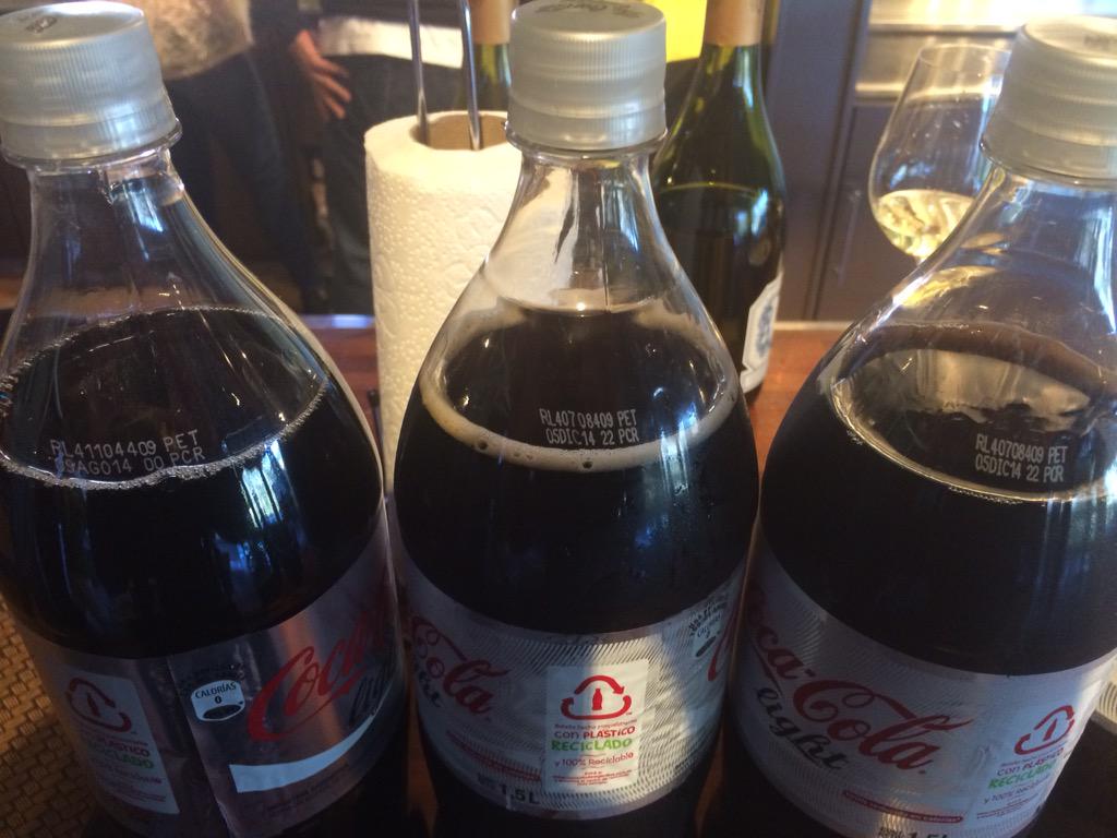 pablothorium's tweet photo. @CocaColaAr Porque distribuyen productos ya vencidos ....?? http://t.co/24CbqtZ6zK