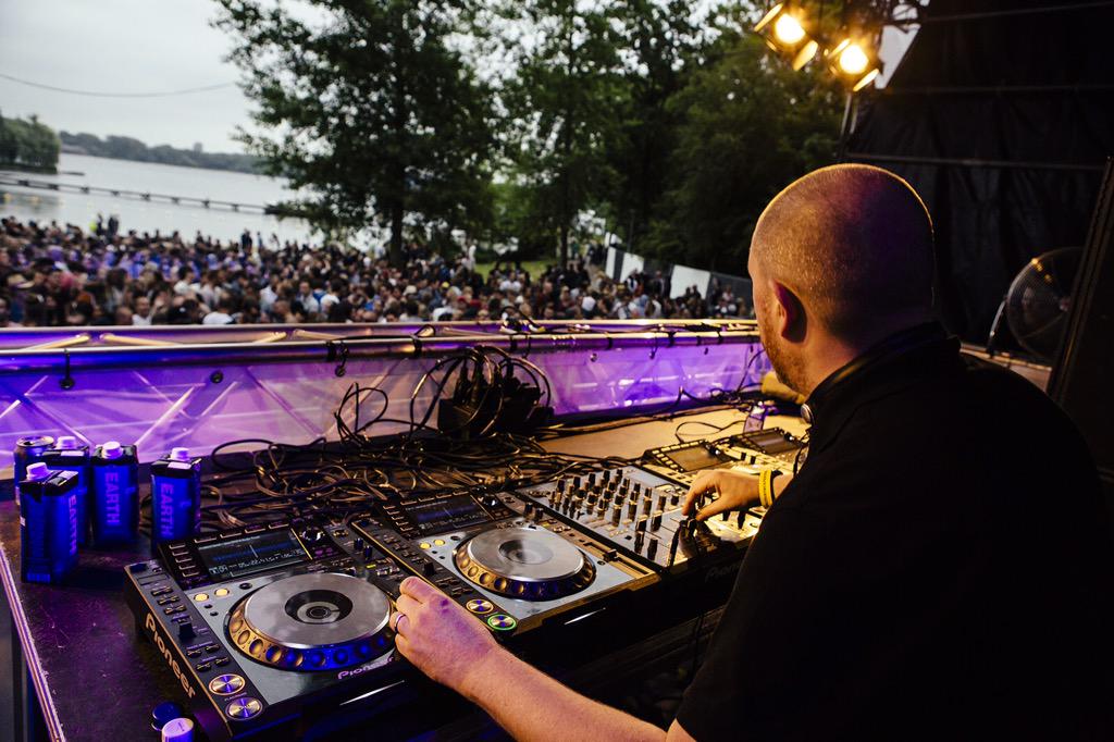 Big thx to all @ Boothstock last night, great vibes and location! Always a pleasure to play after <a href="/rodmalmok/">ROD</a> too :-)