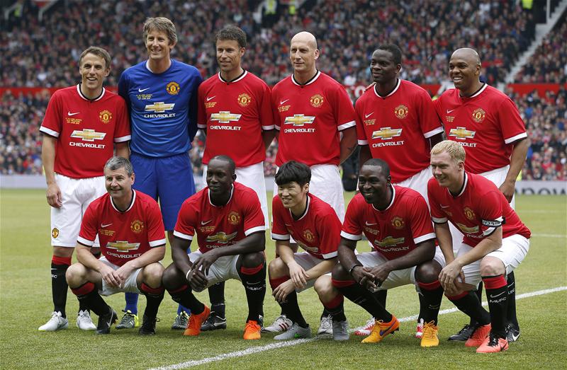 Ман юнайтед 2019. Команда манчестер юнайтед 2002. Вся команда манчестер юнайтед. Состав фк манчестер. Манчестер юнайтед 2013 состав.