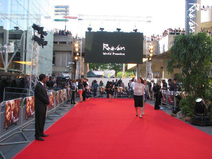 DirSsstanly's tweet photo. RAAVAN  Red carpet show at LONDAN http://t.co/XNKLxWlkPh