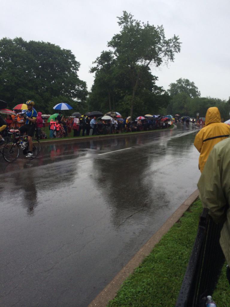 Coinmy012's tweet photo. Waiting to cheer on my awesome parents at @RideToConquer #RTCC2015 - rain can't stop us http://t.co/rYcsCOKyAO