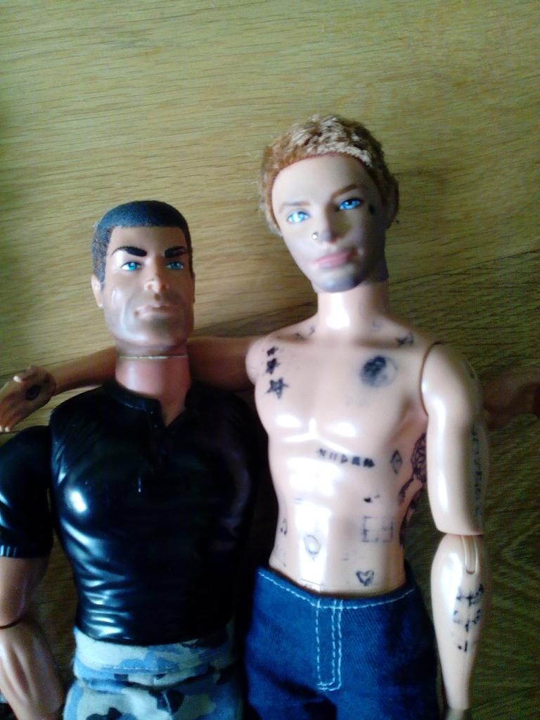 jamesXXperfect's tweet photo. Me and my friend John http://t.co/O99Pn6jUpY