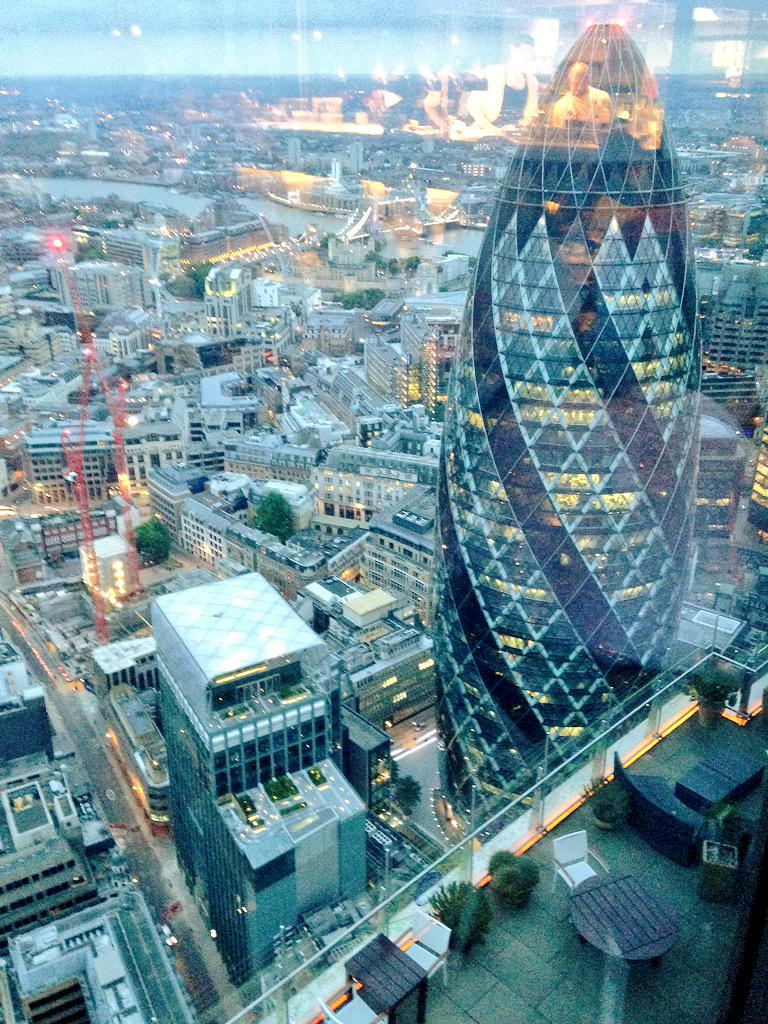 DoveyToby's tweet photo. @DuckandWaffle #London #Gherkin http://t.co/QuvM277eHU