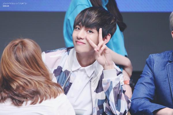 taehygv's tweet photo. @Chorongca /ngjauh/ peace nun :" http://t.co/TdFPP7aXFH