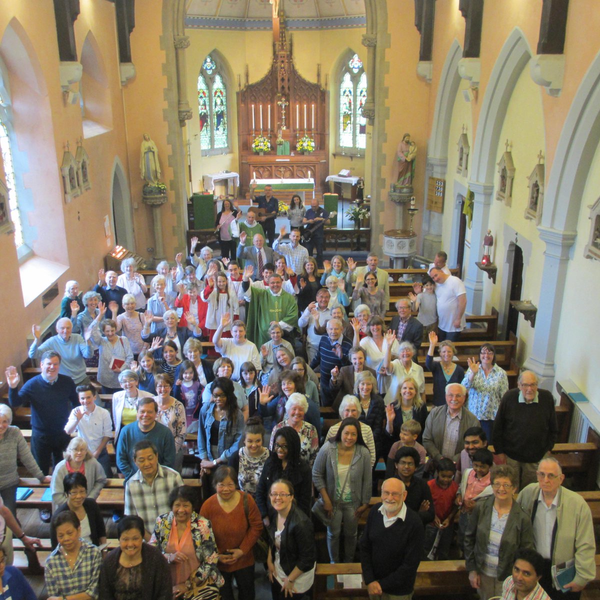 DevizesRCParish's tweet image. More Parish Family