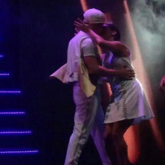 aerdnadom14's tweet photo. "@MondoVioletta: AHHHHH BUEHHH tipico me voy un par de horas y Falba tienen hijos // #Violetta #KCAMEXICO http://t.co/7QPcaWTMhN"