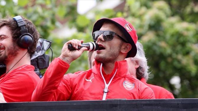 FootbalIhub's tweet image. Who's the best player in the world?

RT Jack Wilshere
FAV Messi. 

(Funny thing is AFC fans will take this serious)