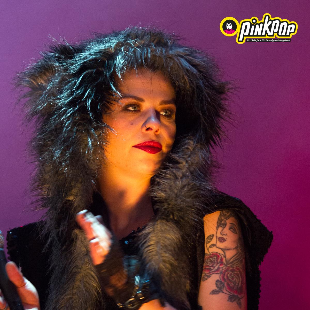 pinkpopfest's tweet photo. Een dijk van een stem! @kovacs_music gaf een waanzinnig optreden in de @Brand_Bier Stage vandaag. #PP15 http://t.co/tyLHJJAHEs