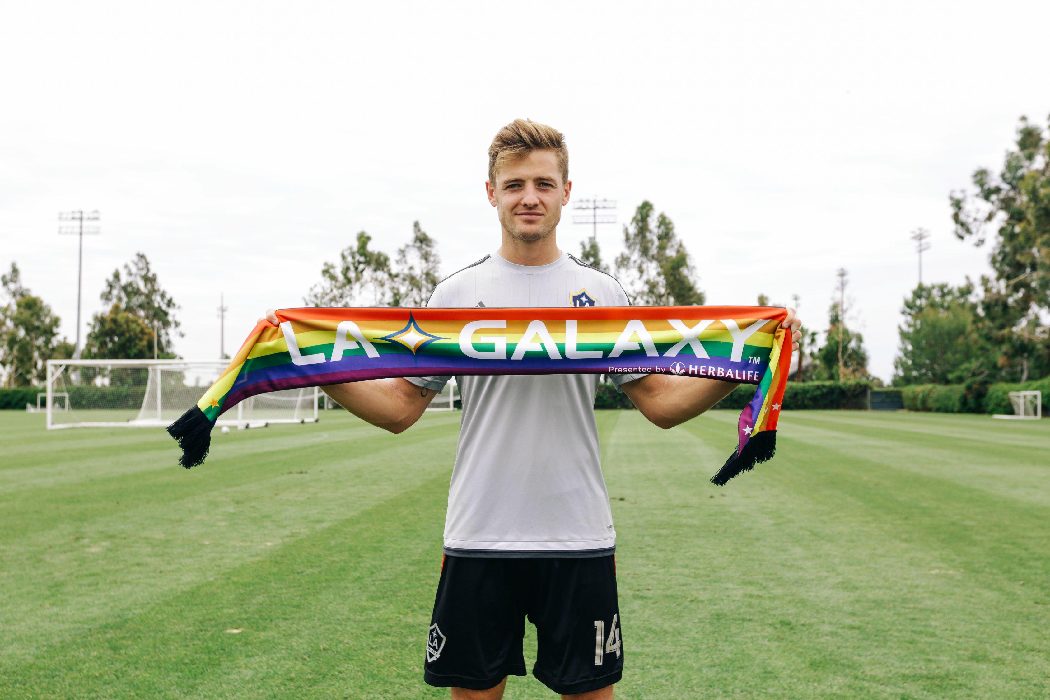 LA Galaxy on X: Support the #LAGalaxy's pride night and get this exclusive  scarf: http://t.co/LIZtnNP1WS #LAvPOR http://t.co/738uNDc7zA / X