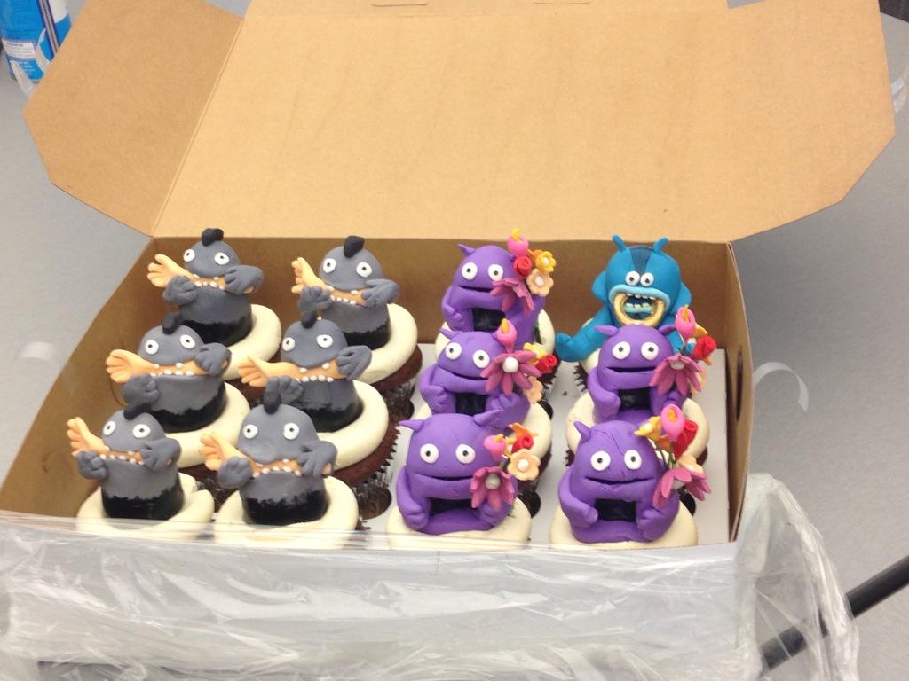 These are cupcakes. Mind blown. <a href="/cupkates3/">kate sigel</a>