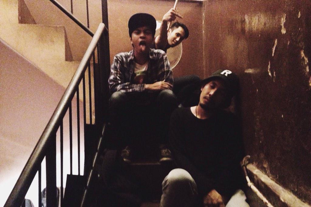 Bersvntai di backstage tadi!