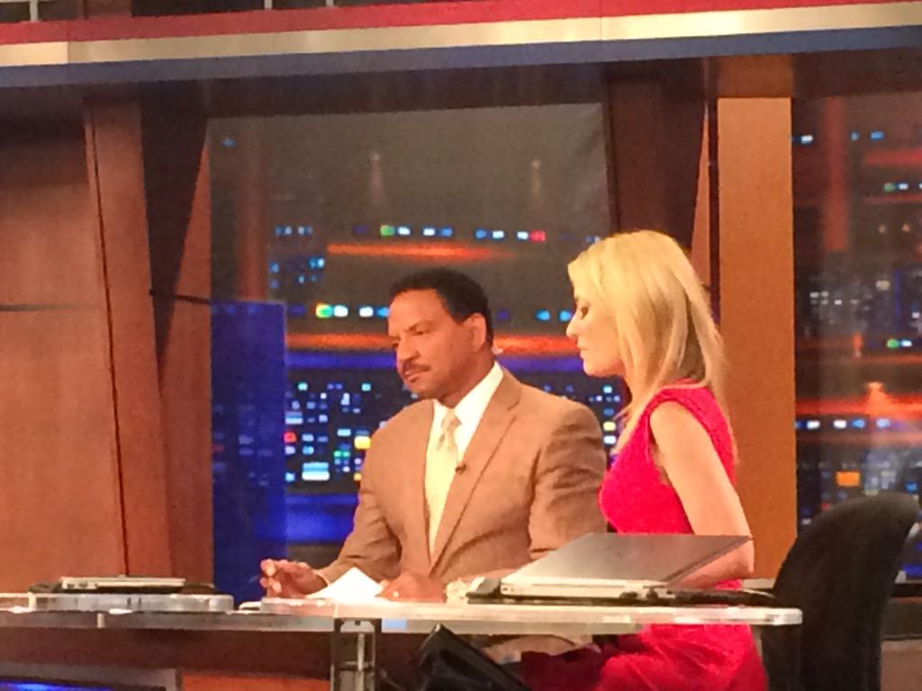 MsKateM's tweet image. An amazing #behindthescenes evening w/ @DebraAlfarone @wusa9 @APSDrew #thankful #ilovemyjob @APSDrewMusic