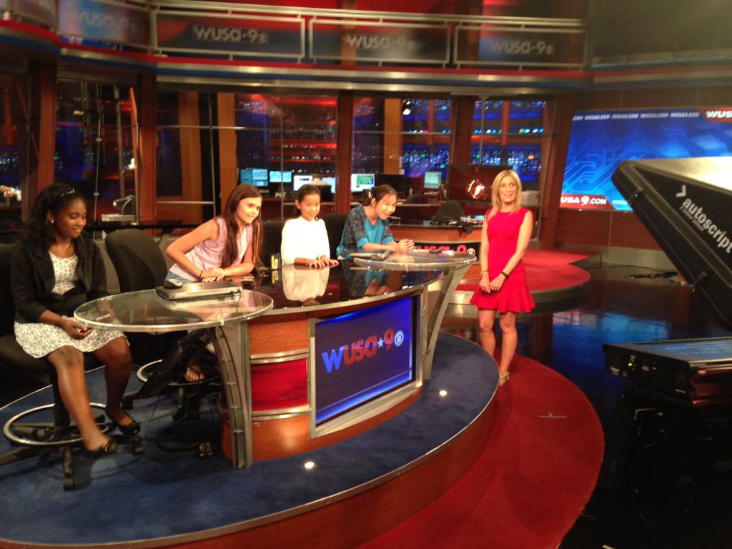 APSDrew's tweet image. Thank you @wusa9 @DebraAlfarone for giving @APSDrew students the full TV news experience @APSVirginia #apsisawesome