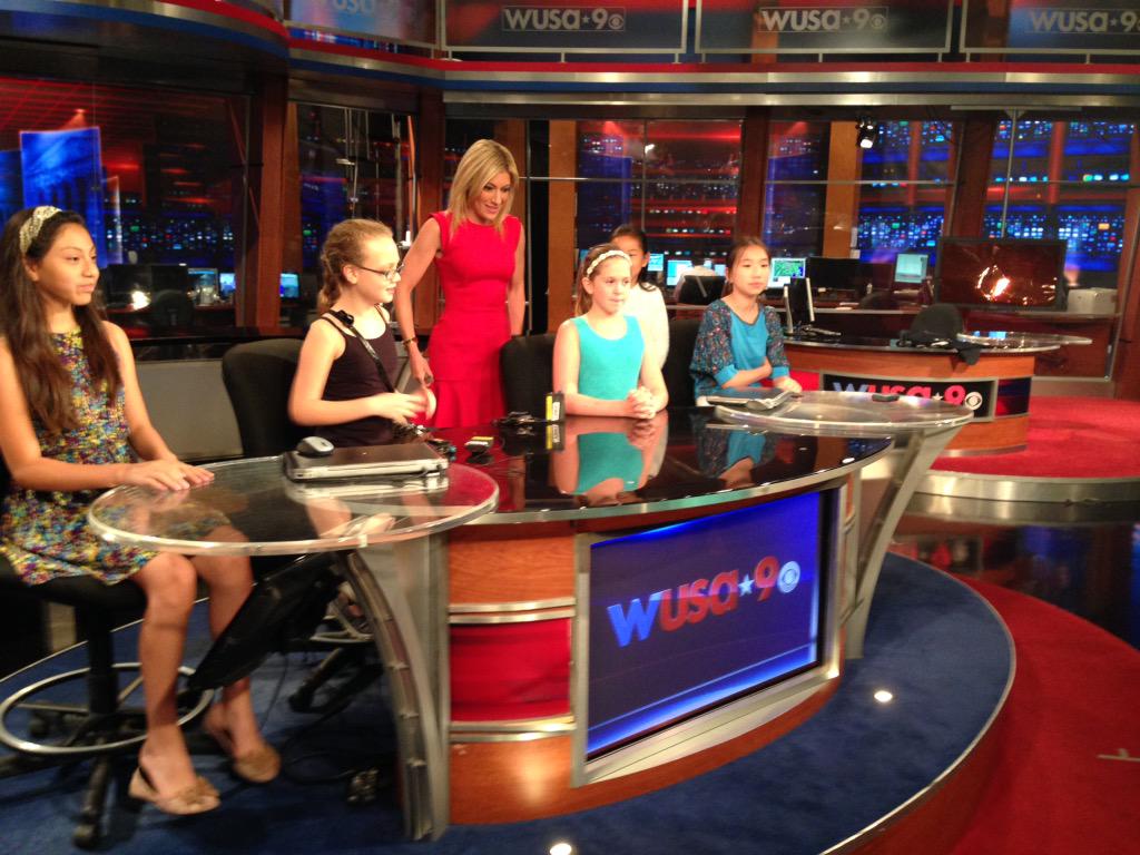 APSDrew's tweet image. Thank you @wusa9 @DebraAlfarone for giving @APSDrew students the full TV news experience @APSVirginia #apsisawesome