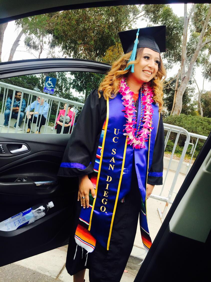 viki_toriaaa's tweet photo. Faviola Loera class of 2015 ❤️ #UCSD2015 http://t.co/iwzFoKXVmh
