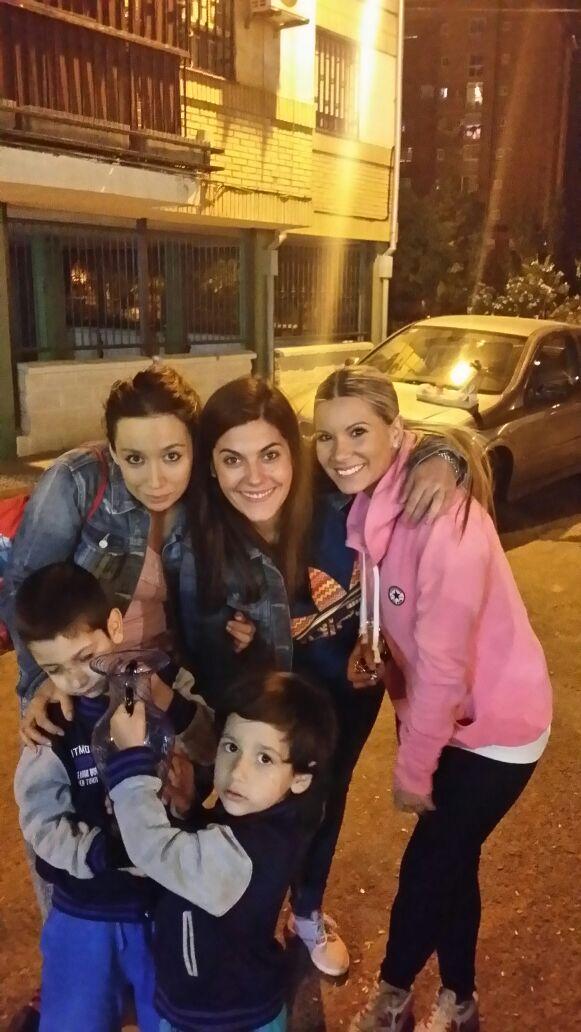 mloarance's tweet photo. La afición incondicional @tatiana12sh @jonhyjessy http://t.co/CXnh9I5T4q