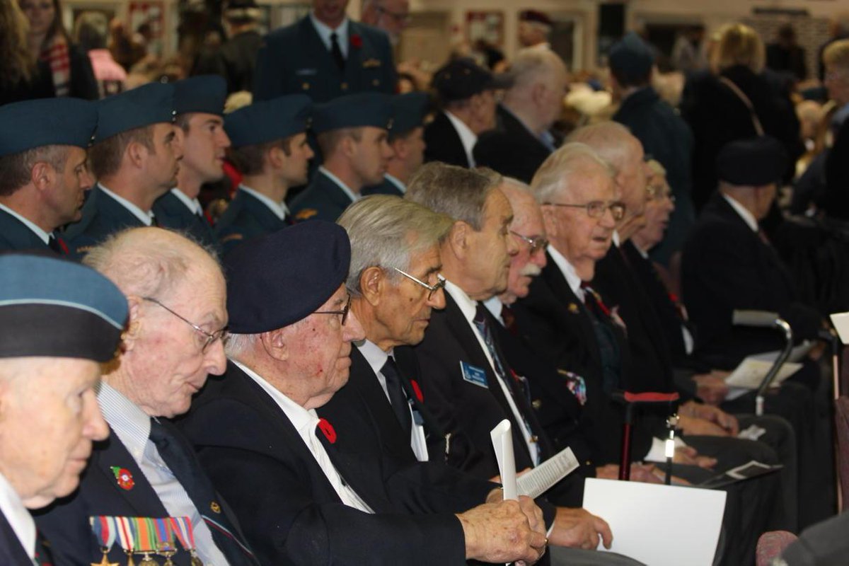 fiddler_vicki's tweet photo. These WWII Lancaster Bomber heroes make me very proud and thankful to be Canadian @globeandmail #CanadaGlobe http://t.co/ZXoKFN5wls