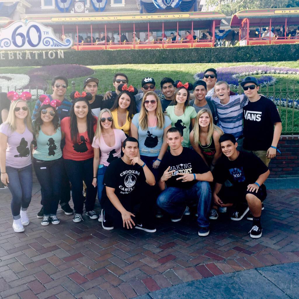 RichHomieTyy's tweet photo. Yesterday was the best with the best people 👏🏻 #gradnight2015 http://t.co/anU2FANzI8