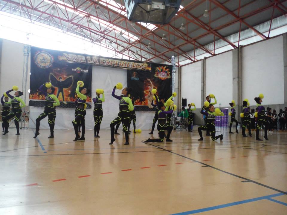 nathbermudez_'s tweet photo. Poms Mixto Novatos! #acmx #studioole #acmx2015 #poms #studiole #elmejorequipo #losamo http://t.co/lMKNnpJa33