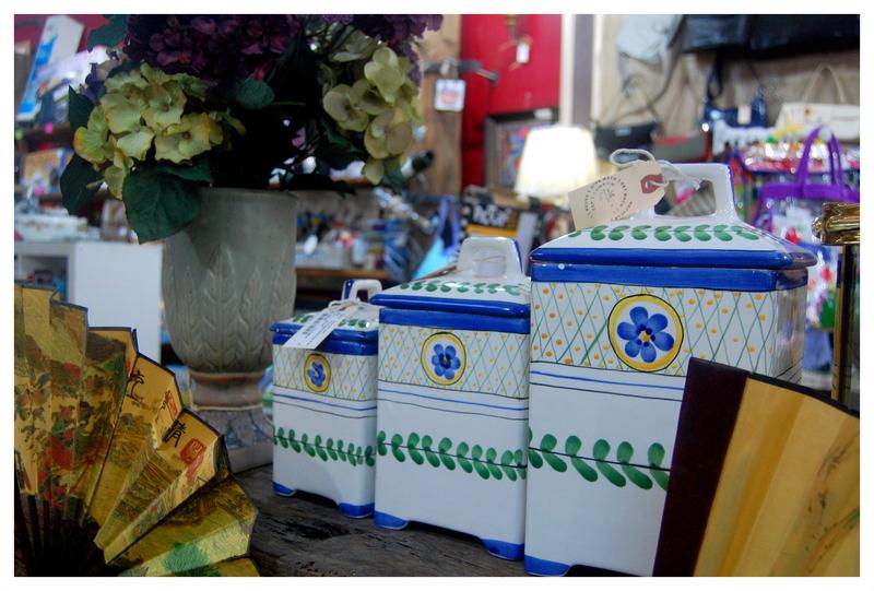 fkcs1007's tweet photo. Friendly floral accents and more in store! Come see what's in bloom! http://t.co/cQAvtQ7WeI