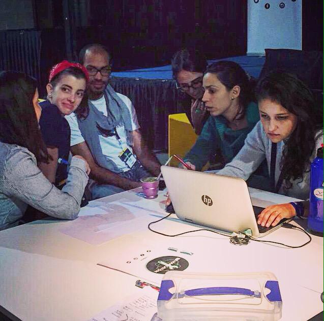 marsnegrette's tweet photo. Un equipo brutal @somoshackeras en el #BAHackaton @girlsintecharg @lachiquigomez @danyreich @Nomadann ++👌🏼 http://t.co/lUJmBQhkXa